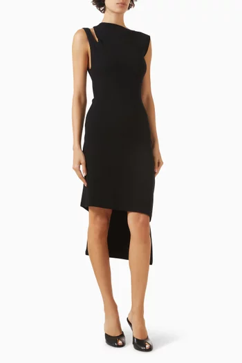 فستان اوبليك متوسط الطول بقصة مربعة