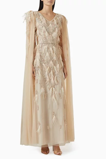 قفطان بكاب مزين بتطريزات