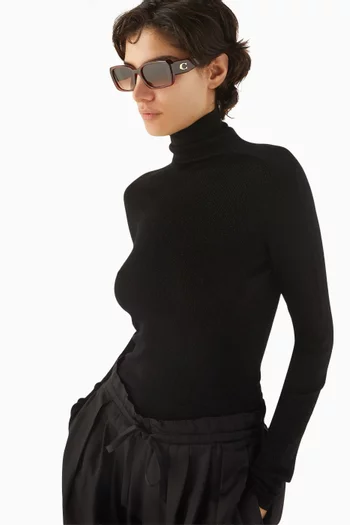 نظارة شمسية بشعار الماركة وإطار مربع أسيتات