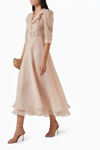 فستان مطرز بزهور بارزة أورجانزا