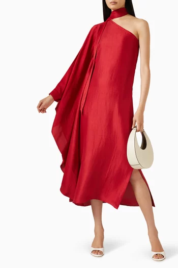 فستان بكتف مكشوف حرير