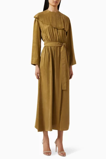 فستان متوسط الطول مقسم لأجزاء بحزام