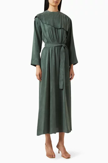 فستان متوسط الطول مقسم لأجزاء بحزام