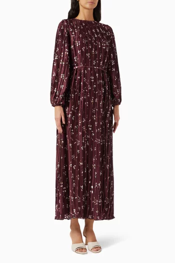 فستان بطيّات ورباط على الخصر