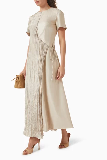 فستان برباط على الخصر