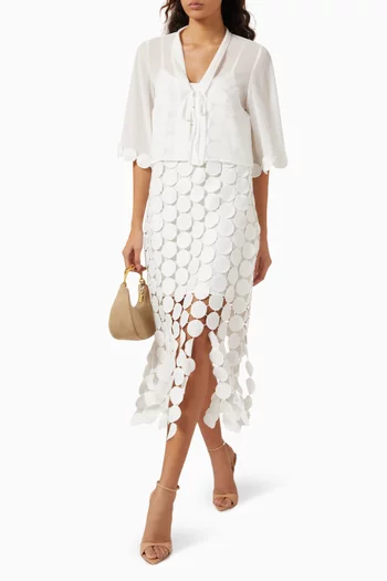 فستان متوسط الطول بكاب