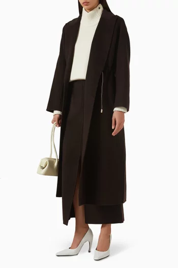 سترة بياقة عالية وأزرار كشمير