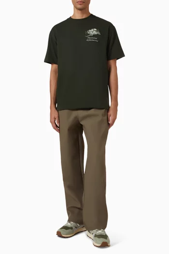 تي شيرت بطبعة شعار الماركة