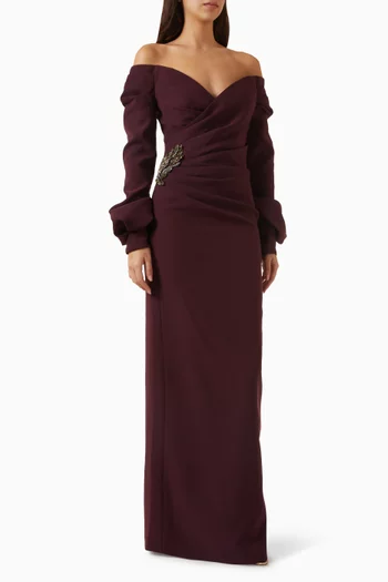 فستان سهرة بأكتاف مكشوفة وتطريزات كريب