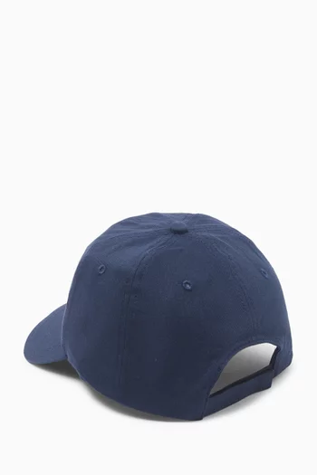 كاب برقعة بشعار الماركة قطن