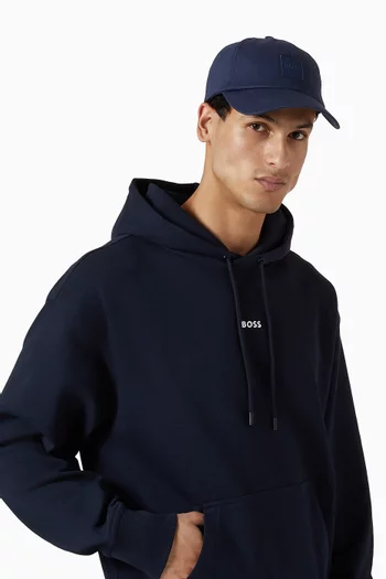 كاب برقعة بشعار الماركة قطن