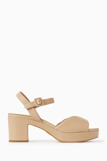 صندل بتصميم مبطّن جلد نابا