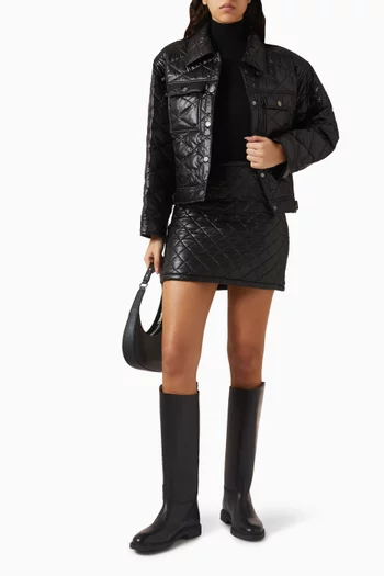 جاكيت بومبر مبطّن قماش لامع