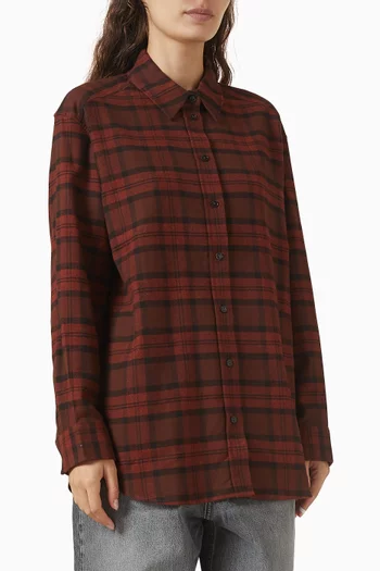 قميص بنقشة مربعات فلانيل