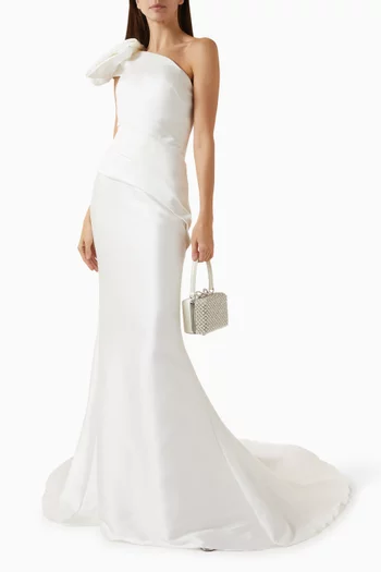 فستان سهرة بذيل وكتف مكشوف ستان