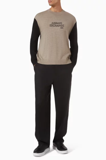 سترة بشعار الماركة