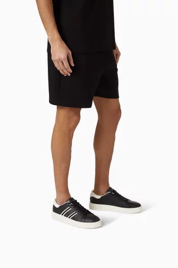 سنيكرز لندن بشعار الماركة على الجانب جلد صناعي