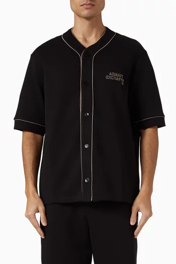 سويت شيرت بأكمام قصيرة وشعار الماركة