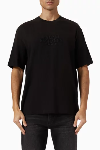 تي شيرت مزين بشعار الماركة قطن