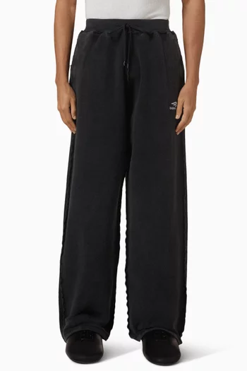 3B Sports Icon Inside-out Oversized Sweatpants in Fleece