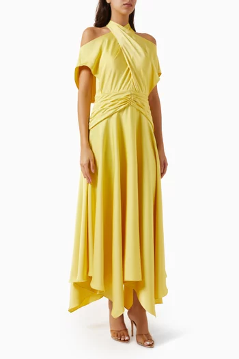 فستان طويل بفتحات على الأكتاف