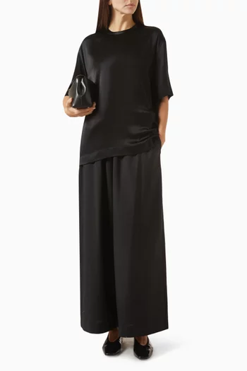 تي شيرت بفتحة رقبة مستديرة ستان