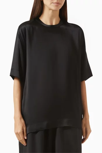 تي شيرت بفتحة رقبة مستديرة ستان