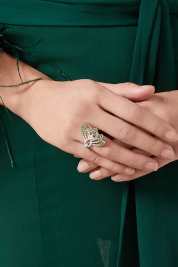 خاتم بتصميم زهرة اللوتس ذهب أبيض عيار 18