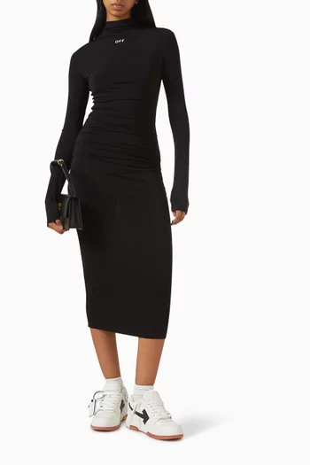 فستان متوسط الطول بكشكش وشعار الماركة