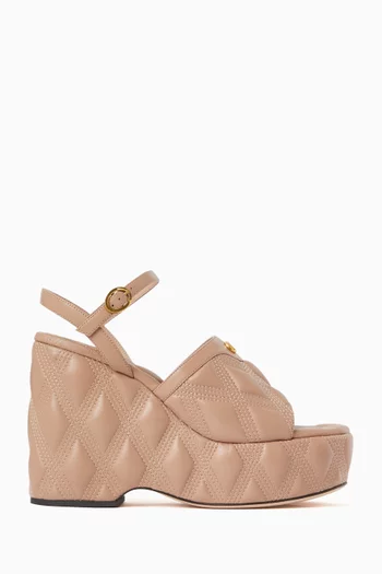 صندل كويلتي بكعب ويدج جلد نابا مبطّن