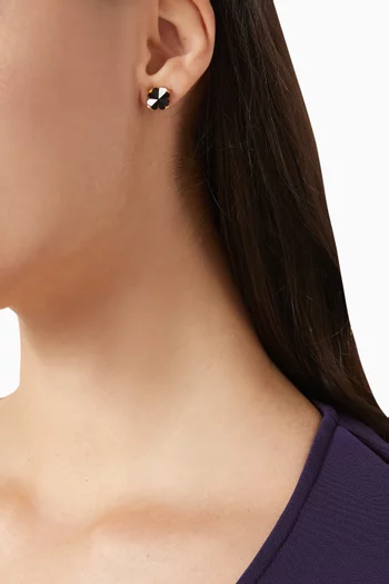 أقراط بتصميم زهرة بالشكل البستوني