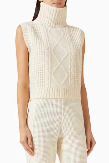 بلوزة بلا أكمام مطرزة بكريستال صوف مارينو