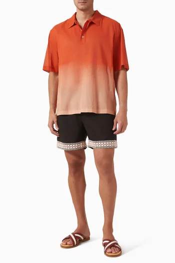 قميص بصف أزرار قصير وتصميم متدرج