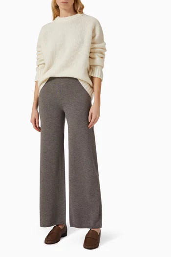 سترة منسوجة بياقة عالية