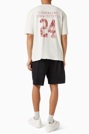 تي شيرت بشعار JV 24 وقصة مربعة قطن