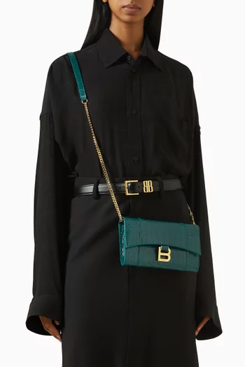 حقيبة اورجلاس صغيرة بسلسلة جلد بنقشة جلد التمساح