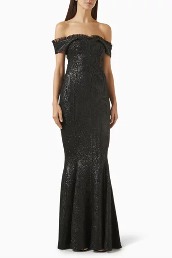 فستان سهرة بحافة بقصة ذيل السمكة وأكتاف مكشوفة