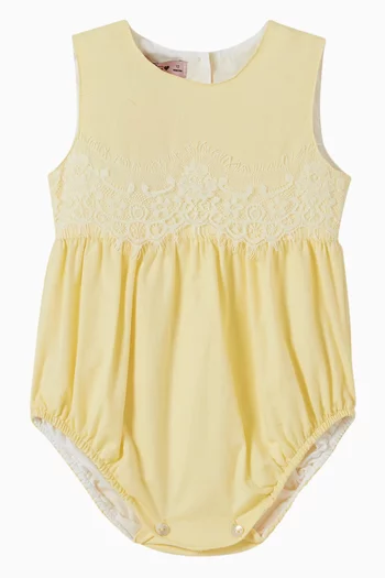 لباس قطعة واحدة بأشرطة دانتيل