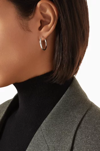 Medium Seamless Hoop Earrings in Sterling Silver