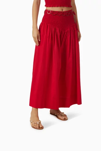 صندل بتصميم مزين بحلي جلد لامع