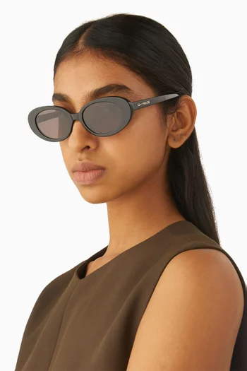Jeanne Oval Sunglasses in Acetate