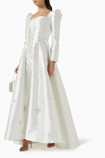 فستان طويل مطرز ستان