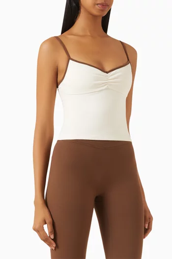 بلوزة باليه بلا أكمام بحمالات بلون مغاير