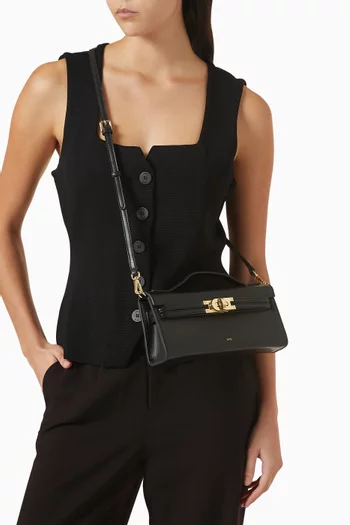 حقيبة بريا بيد علوية وتصميم منحوت جلد نباتي