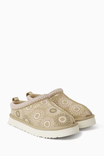 حذاء مفتوح تاز بتصميم بحياكة على شكل أشعة شمس شمواه