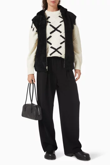 فيست بغطاء رأس فرو