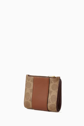 محفظة إسنشال رفيعة ثنائية الطي قنب بشعار الماركة