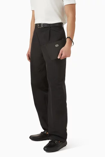 حقيبة صغيرة بشعار الماركة جلد حبيبي