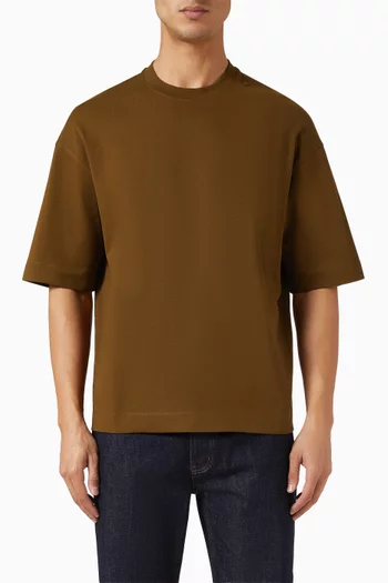 تي شيرت بشعار الماركة والنسر قطن