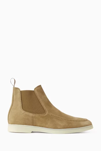 City Chelsea Boots in Oiled Suede